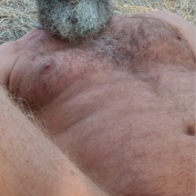 Pushti va yashil rangli manikyur